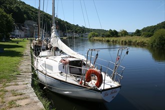 France, Bretagne, Finistere, canal de nantes a brest, port launay, plaisance, quai, voilier,