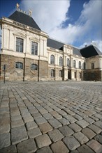 France, Bretagne, Ille et Vilaine, rennes, place du parlement de Bretagne, detail parlement, paves, place, esplanade,