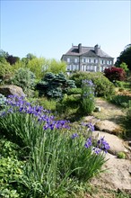 France, Bretagne, Ille et Vilaine parc floral de haute Bretagne, chateau de la coltiere, le Chatellier, la source bleue, fleurs, chateau,