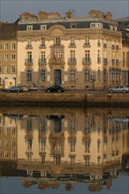 France, Basse Normandie, Cotentin, Cherbourg, port, bassin du commerce, quai Alexandre III, reflet sur l'eau, peche, immeubles,