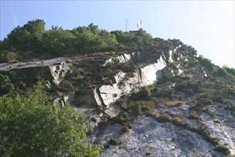 France, Basse Normandie, Manche, Cotentin, Cherbourg, sommet de la montagne du Roule, vers le fort du roule, pierres,