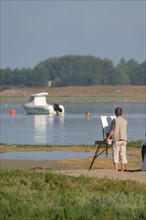 France, Basse Normandie, Manche, regneville sur mer, havre de regneville, bateaux echoues, artiste peintre, chavalet, 
face a la pointe d'Agon,