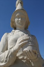 France, Basse Normandie, orne, pays d'auge ornais, vimoutiers, statue de marie harel qui aurait invente le camemembert lors de la revolution francaise,