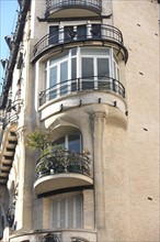 Building Jassedé, 142 avenue de Versailles in Paris
