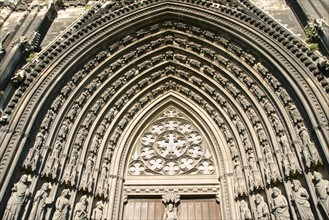 France, Haute Normandie, Seine Maritime, Rouen, eglise abbatiale Saint-Ouen, facade ouest, portail central, voutes, sculptures,