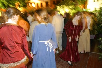 France, Haute Normandie, Seine Maritime, Rouen, cathedrale notre dame, fetes jeanne d'arc 2005, 
bal medieval, danseurs, musique medievale, costumes traditionnels,