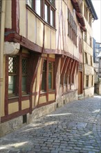 France, Haute Normandie, Seine Maritime, Rouen, rue des chanoines, maison a pans de bois, medieval, encorbellement, colombages, habitat traditionnel,