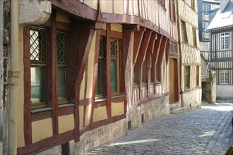 France, Haute Normandie, Seine Maritime, Rouen, rue des chanoines, maison a pans de bois, medieval, encorbellement, colombages, habitat traditionnel,