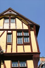 France, Haute Normandie, Seine Maritime, Rouen, rue Saint-Romain, maison a pans de bois, colombage, encorbellement, medieval, habitat traditionnel,