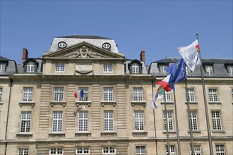 France, Haute Normandie, Seine Maritime, Rouen, hotel de region, institution, administration, conseil regional, facade, drapeaux,