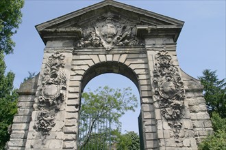 France, Haute Normandie, Seine Maritime, Rouen, porte Guillaume Lion, dernier vestige des fortifications de Rouen, sculptures, ornements,