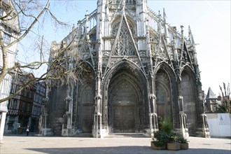 France, Haute Normandie, Seine Maritime, Rouen, place barthelemy, eglise saint Maclou, cinq portails, art gothique, 
portail central