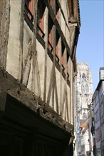 France, Haute Normandie, Seine Maritime, Rouen, rue damiette, antiquaires, vieux Rouen, habitat traditionnel, maisons a pans de bois, colombages, medieval, vieux quartier historique, commerces,