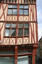France, Haute Normandie, Seine Maritime, Rouen, rue des bons enfants, habitat traditionnel, maisons a pans de bois, colombages, fenetres, medieval,
