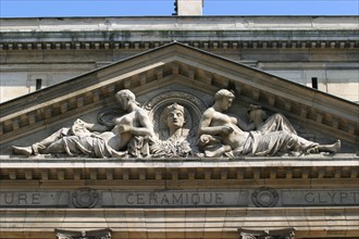 France, Haute Normandie, Seine Maritime, Rouen, musee des beaux arts, 1 place restout, facade, detail fronton sculpte,