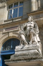 France, Haute Normandie, Seine Maritime, Rouen, musee des beaux arts, 1 place restout, facade, sculpture artiste,