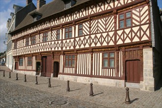 France, Haute Normandie, Seine Maritime, pays de Caux, Saint-Valery-en-Caux, maison Henri IV, colombages, pans de bois, decor, office du tourisme,