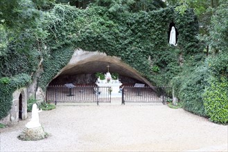 France, Haute Normandie, Seine Maritime, pays du caux maritime, Criquetot-sur-Ouville, replique de la grotte de Lourdes, religion, pelerinage,