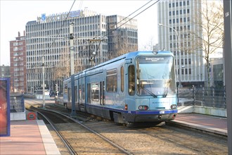 France, Haute Normandie, Seine Maritime, Rouen, transport urbain, metrobus
station saint sever, immeubles, circulation, environnement, pres du centre saint sever, rive gauche, surface,