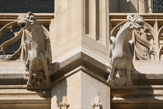 France, Haute Normandie, Seine Maritime, Rouen, palais de justice, tribunal, institution, monument historique restaure en 2007, gargouilles au role purement decoratif dans la cour d'honneur