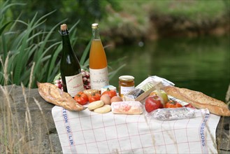 France, Haute Normandie, Seine Maritime, pays du caux maritime, amfreville les champs, ferme au fil des saisons, produits locaux pour un pique nique, gastronomie,