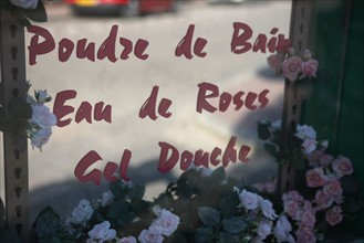 France, Haute Normandie, Seine Maritime, veules les roses, pays de Caux maritime, decor parfumerie, eau de roses, publicite,