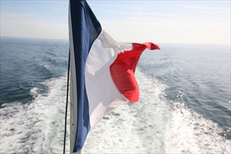 France, Haute Normandie, au large de la cote d'albatre, mer Manche, pavillon francaise et ecume, ferry seven sisters de transmanche ferries,