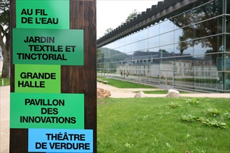 France, Haute Normandie, Seine Maritime, vallee de la Seine, gruchet le valasse, parc EANA, consacre au developpement durable, environnement, grande halle, et signaletique,