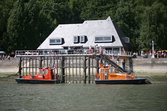 France, Haute Normandie, Seine maritime, vallee de la Seine, station de pilotage de caudebec en caux, vedettes, pilotines,