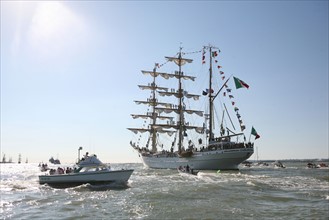 aramda 2008 - 14 juillet 2008 - grande parade en Seine - Cuauhtemoc au pont de Normandie