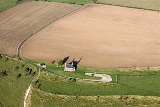 France, Haute Normandie, Seine Maritime, pays de la bresle maritime, survol de la vallee de la bresle maritime, champs, agriculture, chapelle,