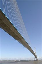 France, Haute Normandie, Seine Maritime, pont de Normandie, brouillard, sous le pont, fleuve,