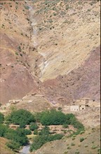 Afrique, maroc, haut atlas, Village 
entre Marrakech et ouarzazate, montagne, desert, paysage, panorama, route,