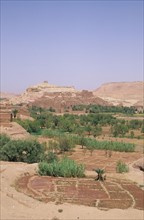 Afrique, maroc, haut atlas, Village 
entre Marrakech et ouarzazate, montagne, desert, paysage, panorama, route, 
Village de Ait ben haddou, oasis,