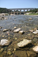 France, languedoc roussillon, gard, site du pont du gard, grand site, paysage, aqueduc romain, riviere le gardon, arches,