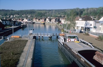 France, picardie, oise, longueuil annel, ecluses de janville, mariniers, musee de la batellerie, transport fluvial, peniche, 
freycinet, eau, navigation,