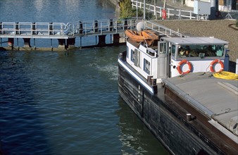 France, picardie, oise, longueuil annel, ecluses de janville, mariniers, musee de la batellerie, transport fluvial, peniche, 
freycinet, eau, navigation,