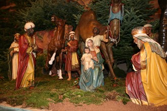 France, alsace, bas rhin, strasbourg, cathedrale Noel 2006, festivites, decor, creche, personnages, ambiance, hiver, fete, tradition,