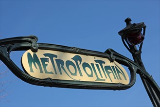 France, paris 16e, station de metro chardon lagache, rue chardon lagache, molitor, enseigne metropolitain, architecte hector guimard,
