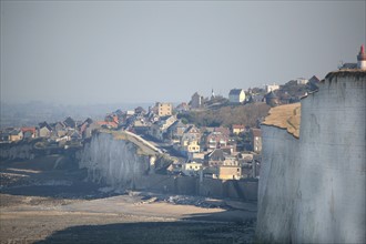 France, somme, entre picardie et Normandie, le bois de cise, vue sur la cote et les falaises, cote d'albatre, panorama, table d'orientation,