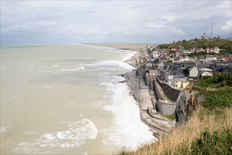 France, picardie, somme, ault, pays de la bresle maritime, chemin des douaniers, promenade, randonnee, panorama, vent, vagues,