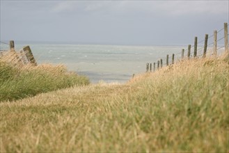 France, picardie, somme, ault, pays de la bresle maritime, chemin des douaniers, promenade, randonnee, panorama, vent, vagues,