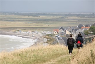 France, picardie, somme, ault, pays de la bresle maritime, chemin des douaniers, promenade, randonnee, panorama, vent, vagues,