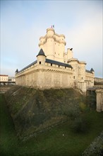 France, ile de france, val de marne, chateau de Vincennes, donjon, monument historique, histoire de france, architecture militaire,
