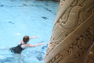 europe, Hongrie, budapest, bains gellert, thermes, station thermale, piscine, thermalisme, colonnes, architecture, eau, baignade, femmes,