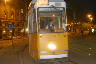 europe, Hongrie, budapest, tramway, circulation, transport en commun, kossut ter,