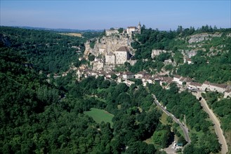 France, midi pyrenees, lot, rocamadour, vallee de la dordogne, village perche, habitat traditionnel, pierre, panorama,