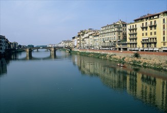 Italie, toscane, florence, firenze, renaissance italienne, l'arno, ponte santa trinita, pont, maisons, berges, aviron,