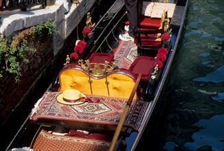 Italie, venise, canal, gondoles, tourisme, eau, maisons, habitat traditionnel,