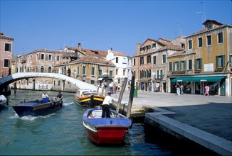 Italie, venise, canal, bateaux, place, habitat traditionnel, maisons, eau,